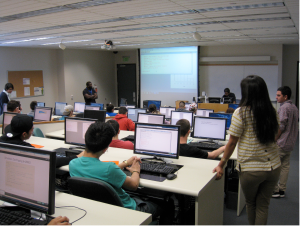 In a lab session, students analyze and visualize their own data using R.