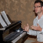 Tom Collins at the piano to present "Exploring the Statistical Properties of Music" at the 2012 Joint Statistical Meetings' Significance media luncheon.