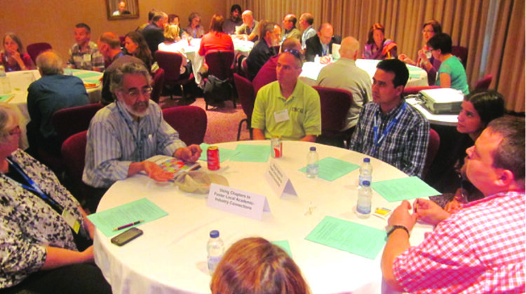 Chapter representatives take part in roundtable discussions during their JSM 2013 workshop.