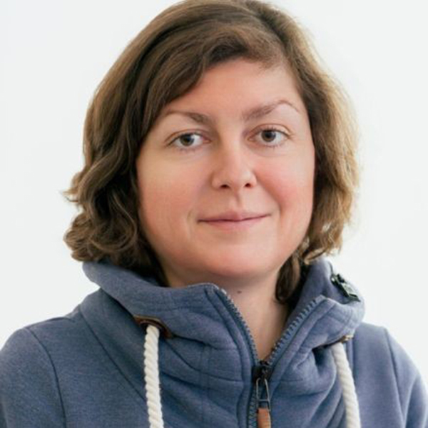 Photo of Nadja Klein, a white woman with chin-length brown hair